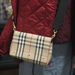 Pre Owned Burberry Beige and Red Crossbody Bag